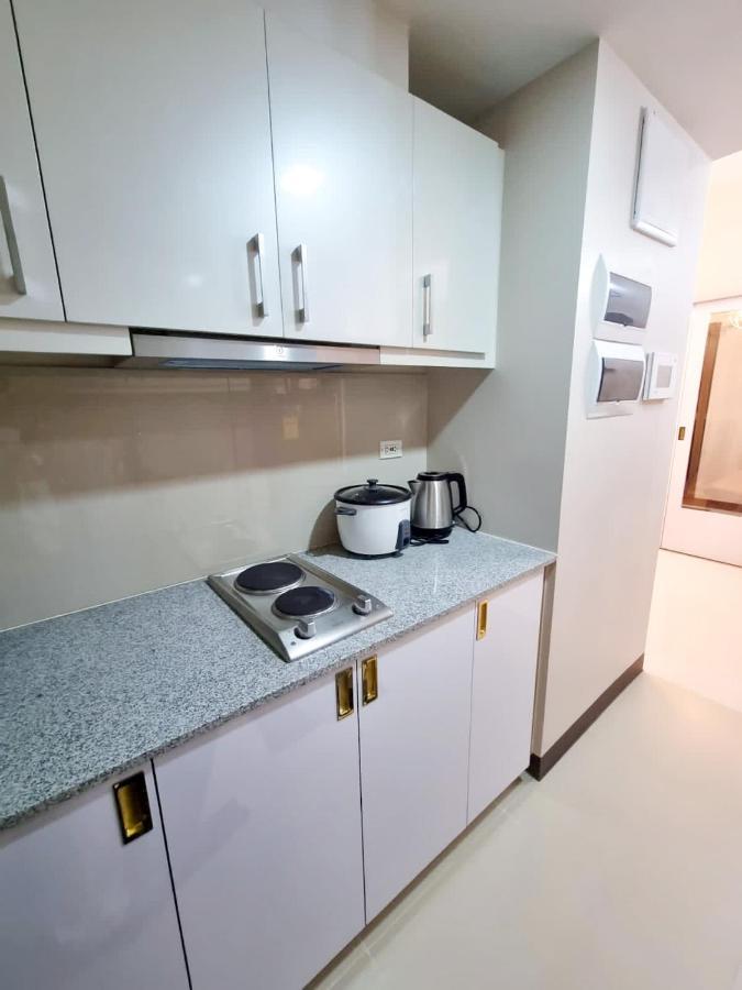 Modern 1Br In Uptown Bgc Aparthotel ตากิก ภายนอก รูปภาพ