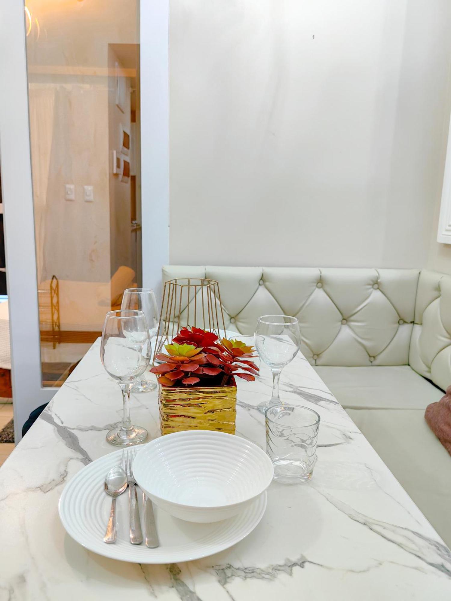 Modern 1Br In Uptown Bgc Aparthotel ตากิก ภายนอก รูปภาพ
